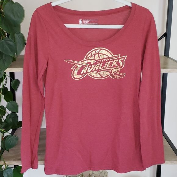 Cleveland Cavaliers Long Sleeved T-Shirt - Picture 1 of 2